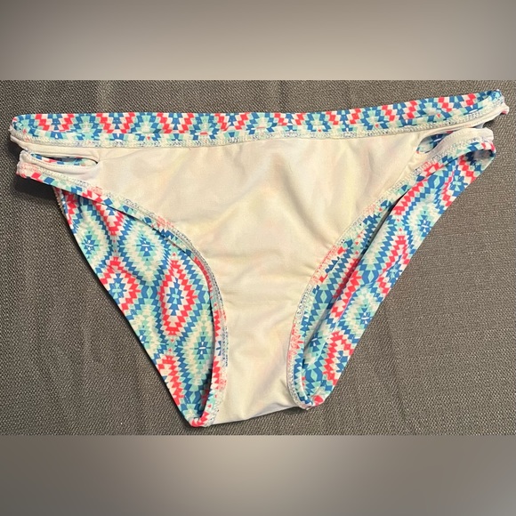 bikini - Picture 4 of 8